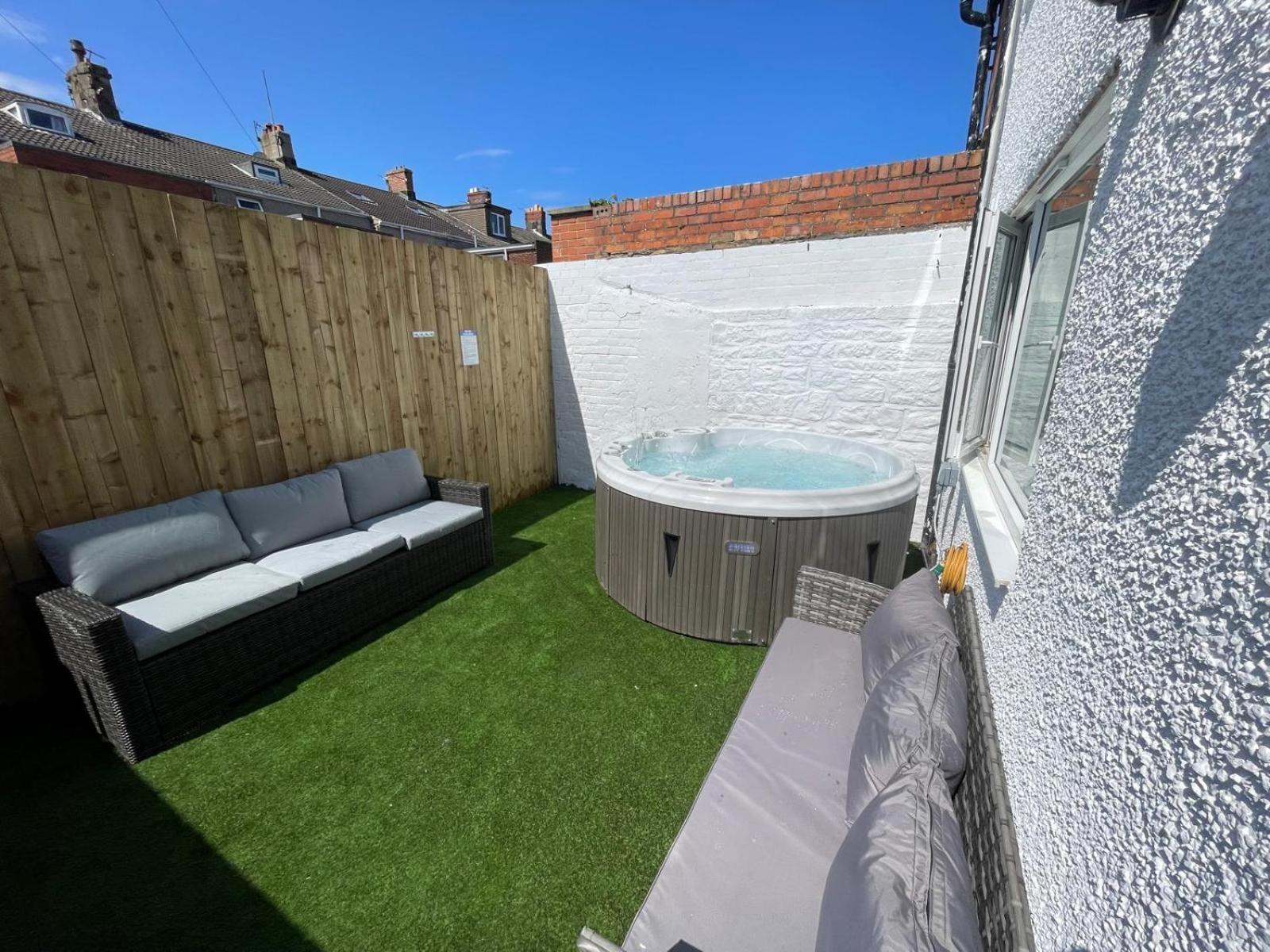Marine Cottage - With Private Hot Tub Newbiggin-by-the-Sea Extérieur photo